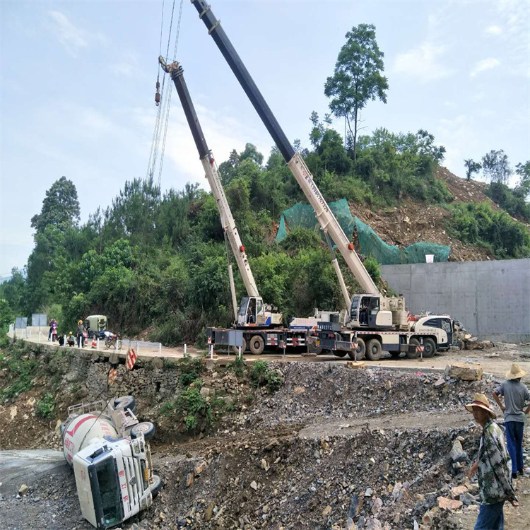 阜阳颍泉汽车掉沟里叫吊车救援要多少钱
