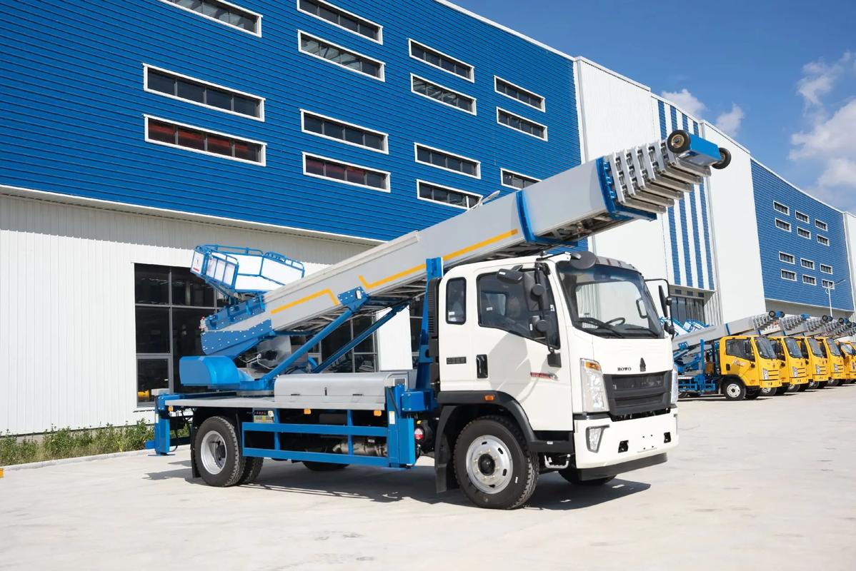 阜阳颍泉出租云梯车高空作业车 建筑垃圾搬运